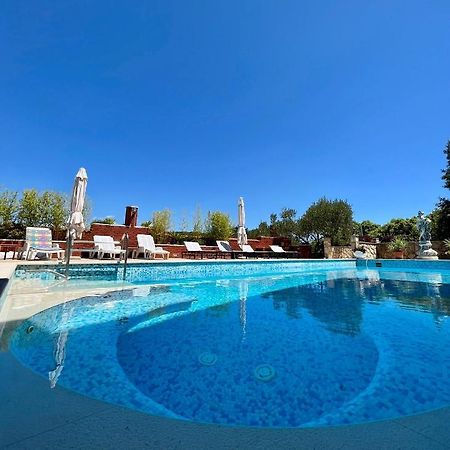Apartment With Swimming Pool Jelsa  Esterno foto