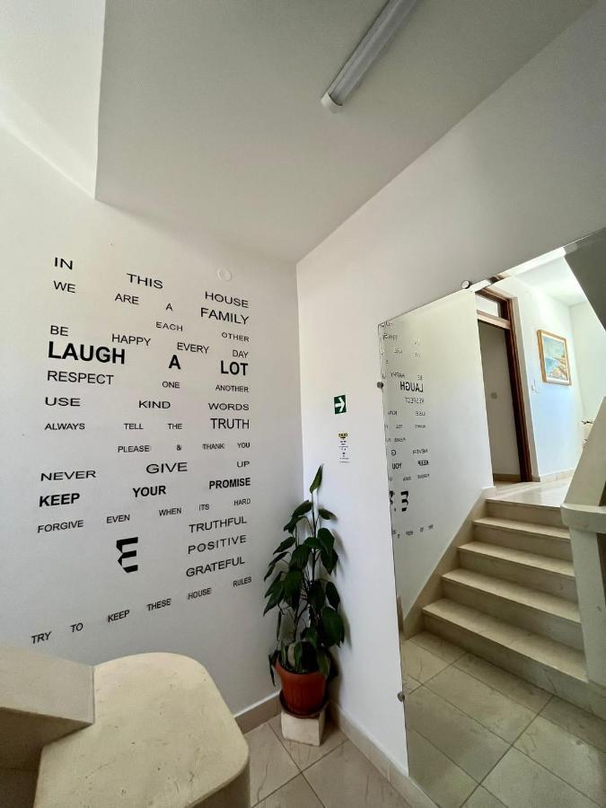 Apartment With Swimming Pool Jelsa  Esterno foto