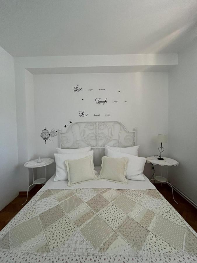 Apartment With Swimming Pool Jelsa  Esterno foto