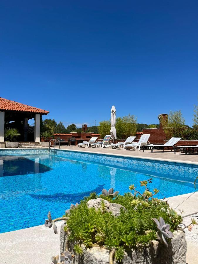 Apartment With Swimming Pool Jelsa  Esterno foto